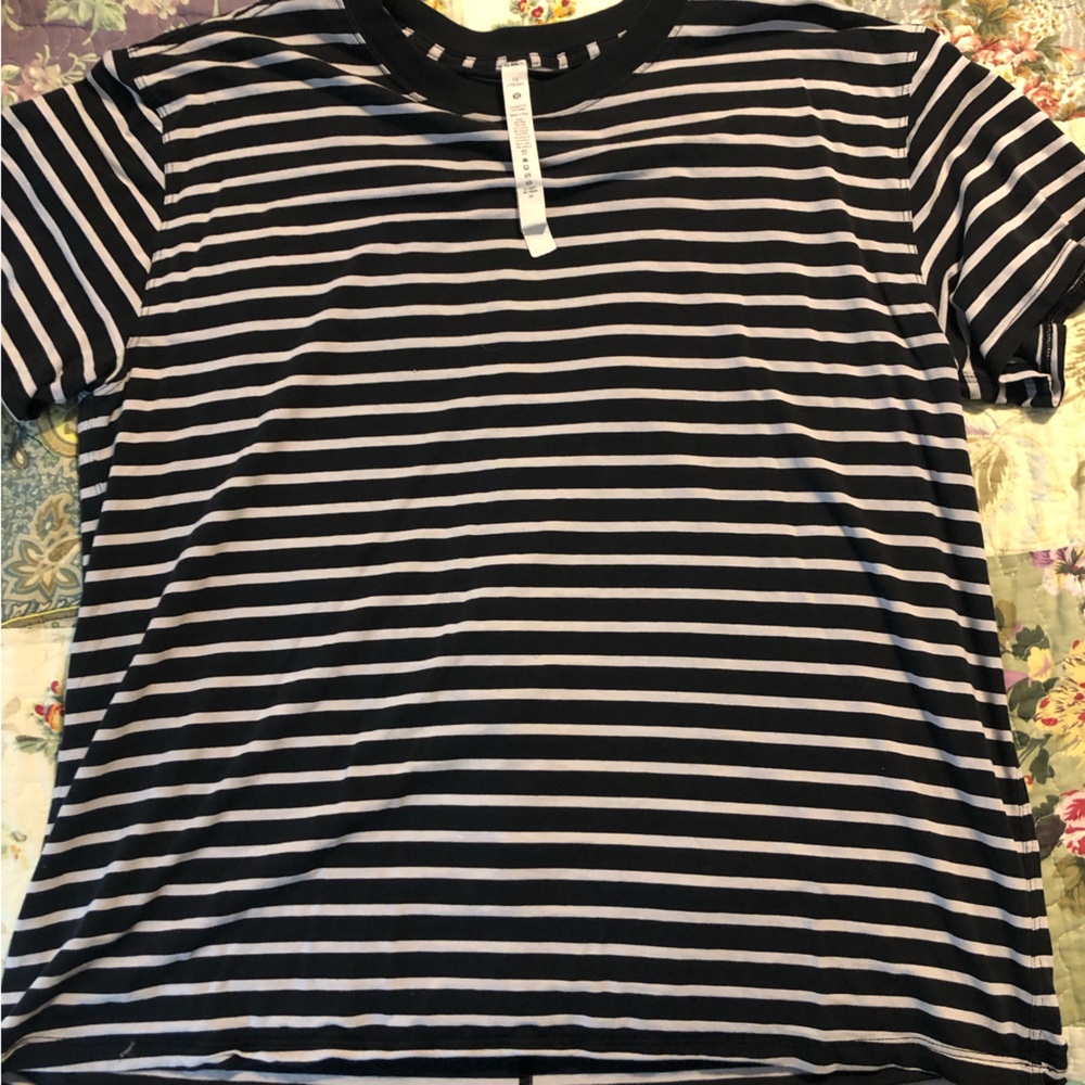 Lululemon boyfriend tee